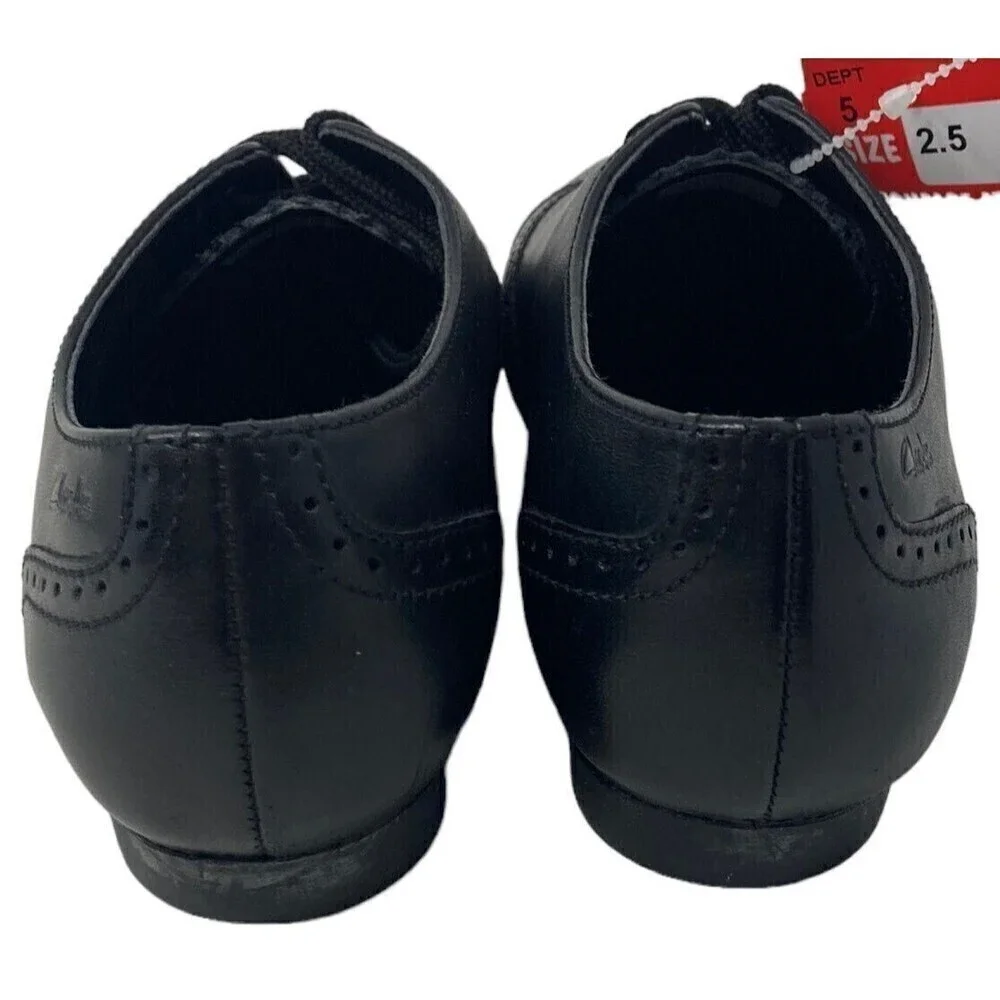 Clarks Lace Up Semi-Brogue Shoes Girls Size US 2.5M EU 34 NEW